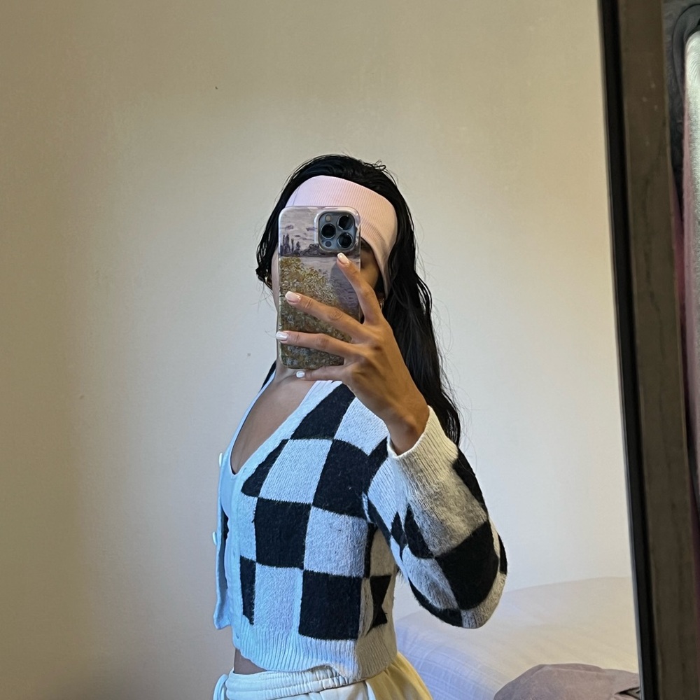 Checkered Black and White Cardigan - Picture 4 of 4